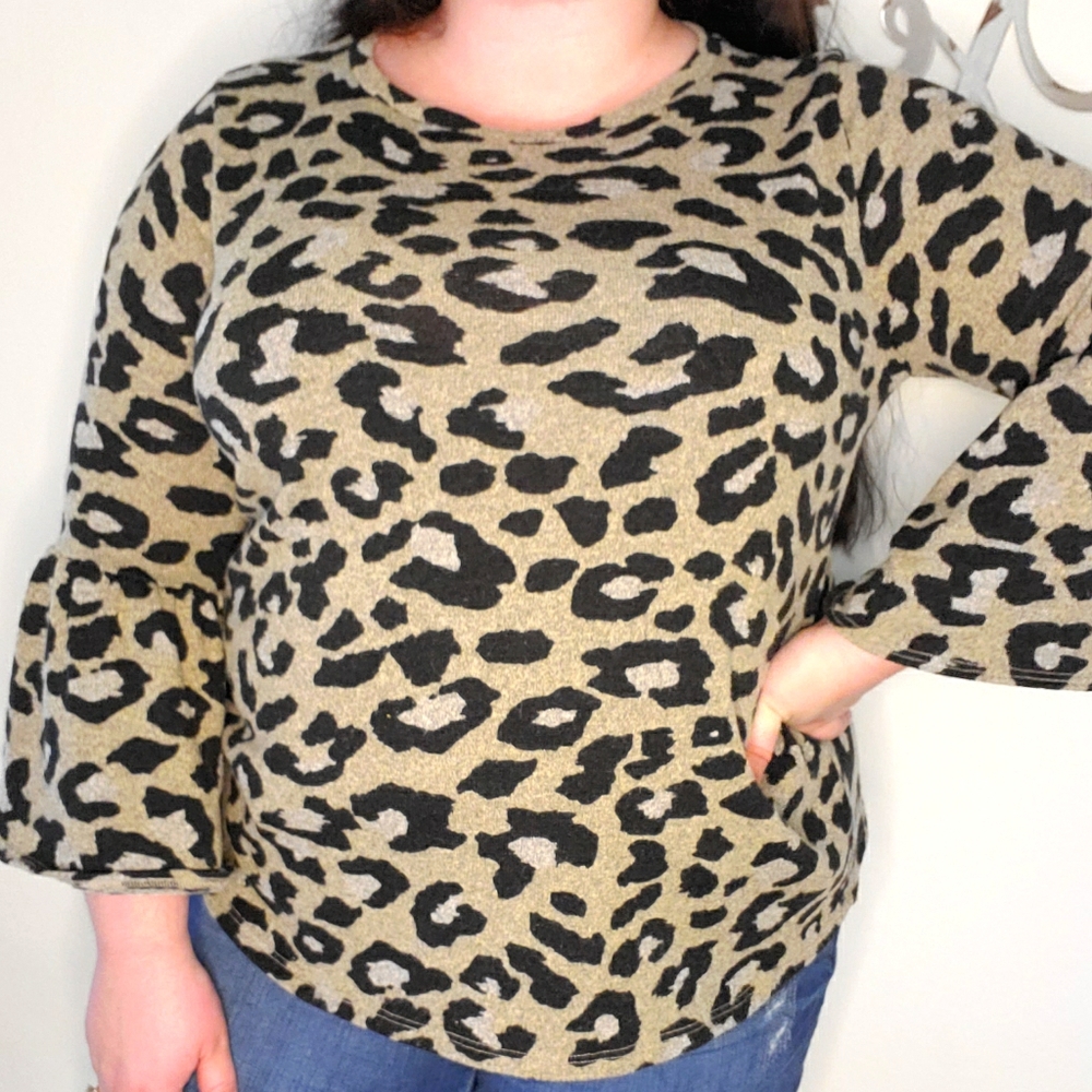 Leopard print bell sleeve sweater